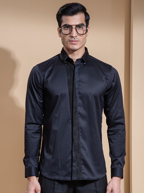 

ABKASA Men Black Sharp Solid Slim Fit Casual Shirt
