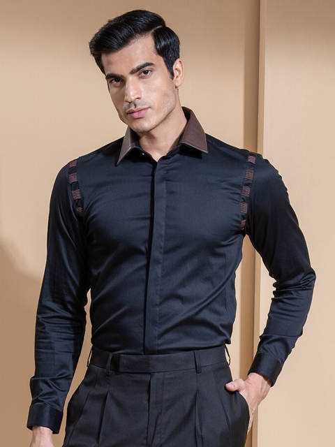 

ABKASA Men Black Sharp Solid Slim Fit Casual Shirt