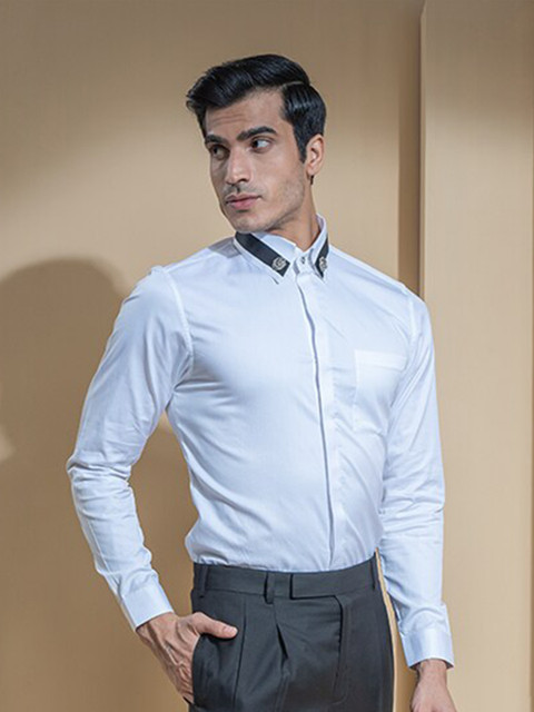 

ABKASA Men White Solid Sharp Slim Fit Formal Shirt