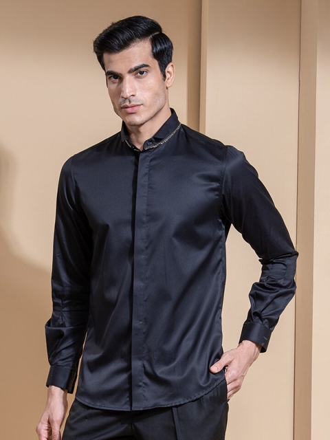 

ABKASA Men Black Solid Sharp Slim Fit Casual Shirt