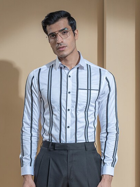 

ABKASA Men White Sharp Slim Fit Striped Casual Shirt