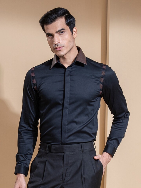 

ABKASA Men Black Solid Sharp Slim Fit Casual Shirt