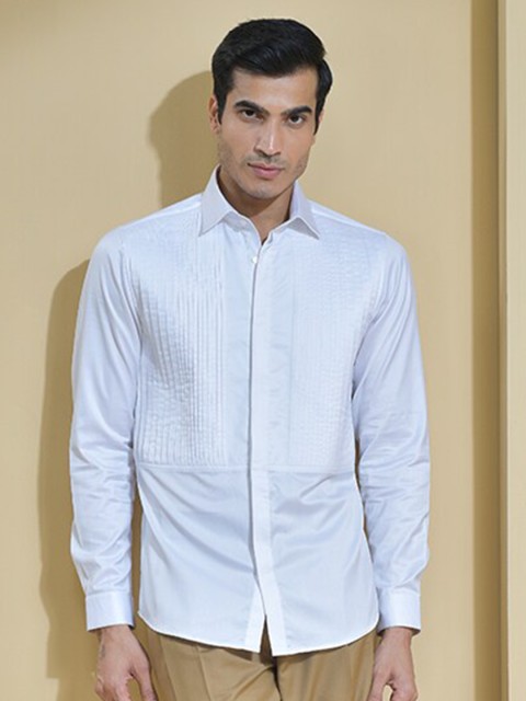 

ABKASA Men White Solid Sharp Slim Fit Pleated Casual Shirt