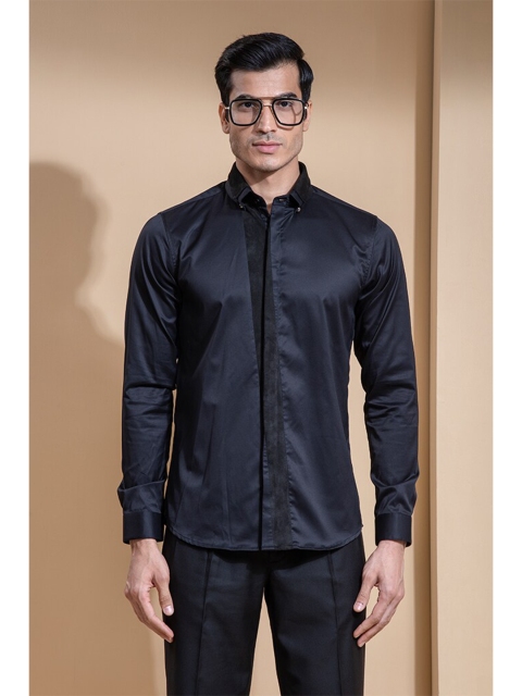 

ABKASA Men Black Solid Sharp Slim Fit Casual Shirt