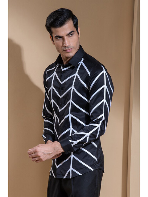 

ABKASA Men Black Sharp Slim Fit Printed Casual Shirt