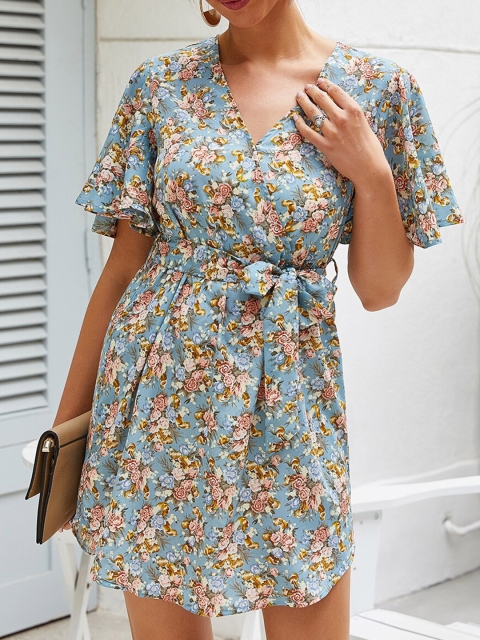 

URBANIC Blue Floral Dress