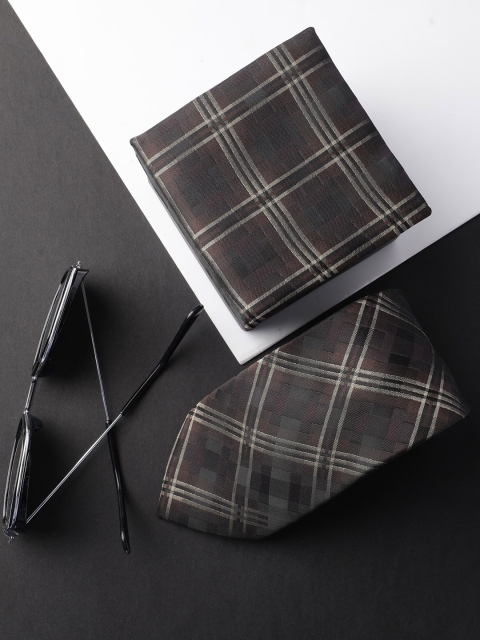 

Alvaro Castagnino Men Brown Striped Skinny Tie