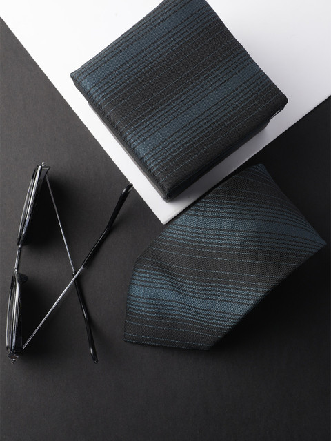 

Alvaro Castagnino Men Black & Green Striped Broad Tie
