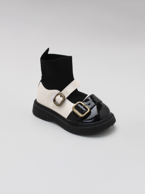 

Hopscotch Girls Black & White Solid Ankle Boots