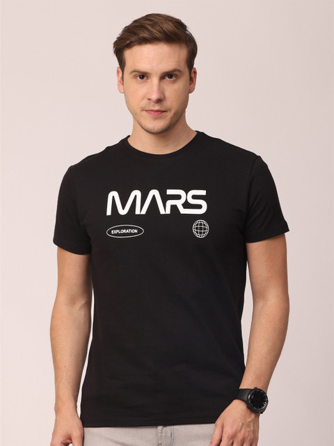 

POLONIUM Men Black Typography Printed T-shirt