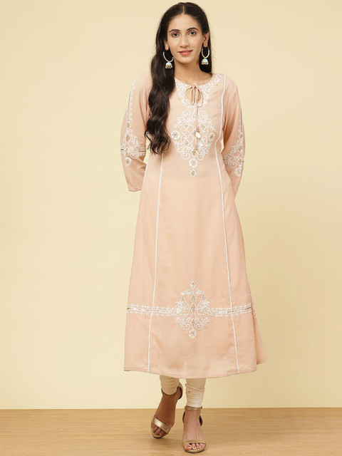 

Lakshita Women Pink Floral Embroidered Keyhole Neck Crepe Kurta