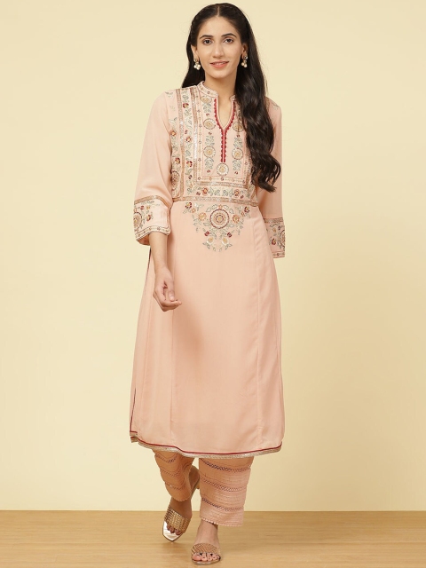 

Lakshita Women Peach-Coloured Floral Embroidered Flared Sleeves Thread Work Georgette Kurta