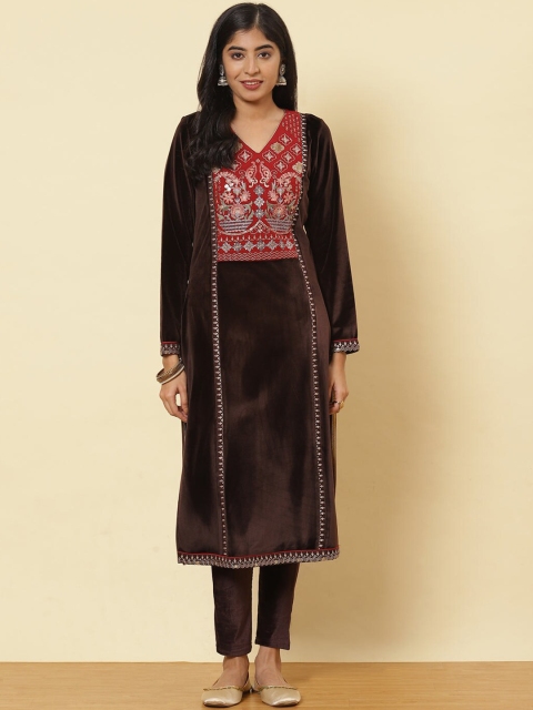 

Lakshita Women Brown Geometric Thread Work Velvet Kurta