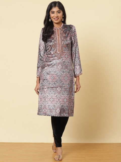 

Lakshita Women Maroon Embroidered Velvet Kurta