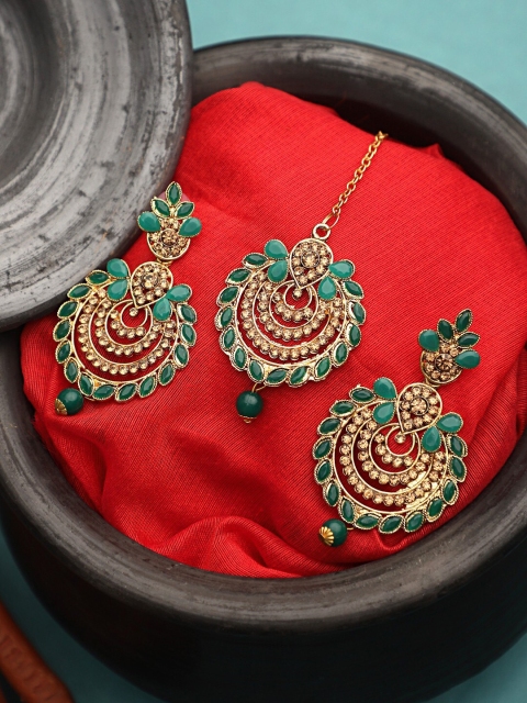 

CARDINAL Gold-Plated & Green Kundan-Studded Traditional Maangtikaa & Earrings Set
