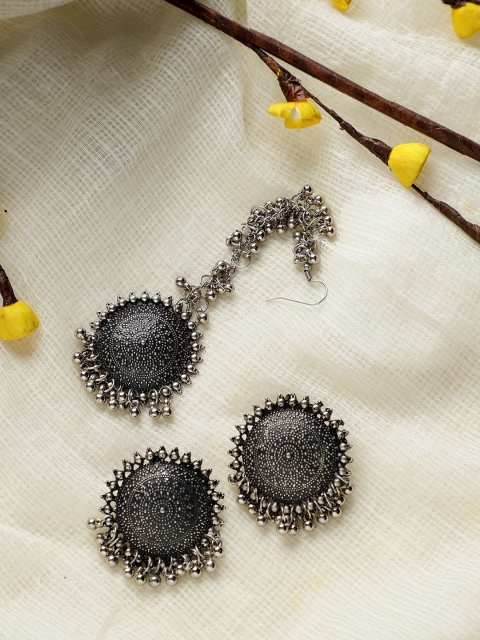 

CARDINAL Black-Toned Earring & Maang Tikka Set