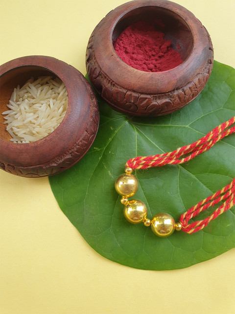 

FIROZA Men Gold-Toned Beaded Rakhi