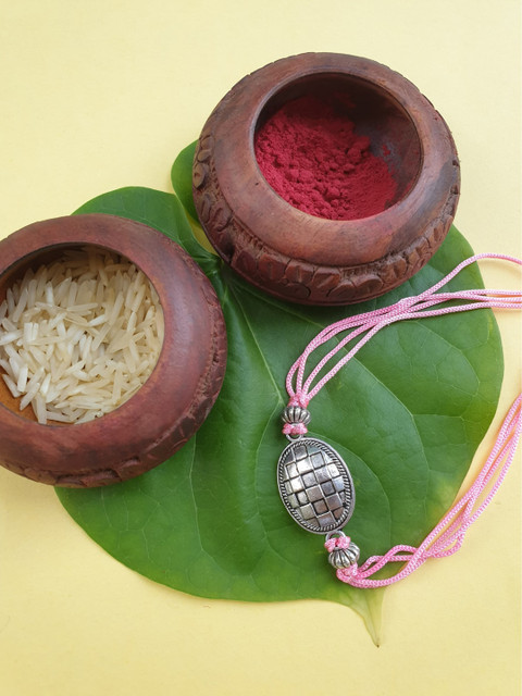 

FIROZA Men Silver-Toned & Pink Handcrafted Rakhi