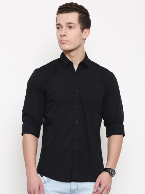 

Wrangler Men Black Slim Fit Solid Casual Shirt