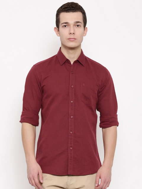 

Wrangler Men Red Regular Fit Solid Casual Shirt