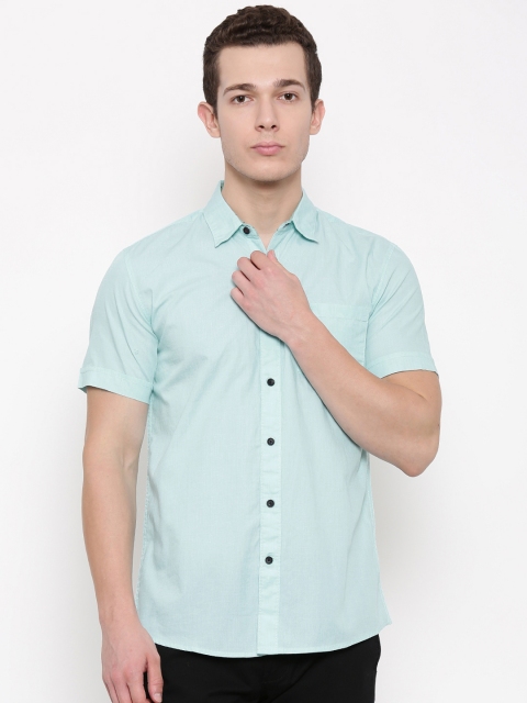 

Wrangler Men Blue Regular Fit Solid Casual Shirt