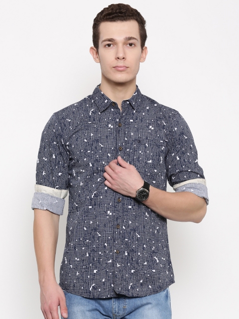 

Wrangler Men Navy & White Classic Fit Checked Casual Shirt, Navy blue
