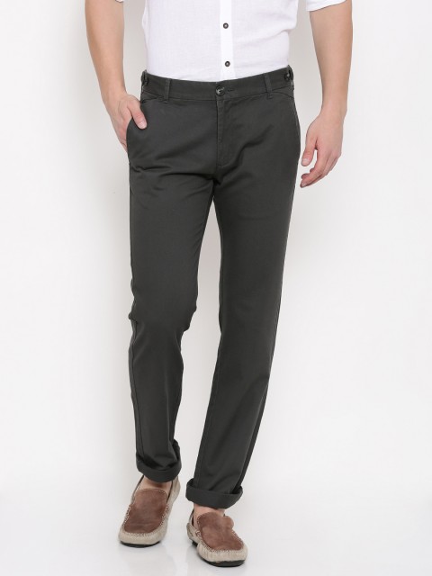 

Wrangler Men Charcoal Grey Slim Fit Solid Chinos
