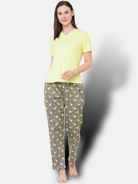

CASA DE NEE Women Yellow & Grey Printed Night suit