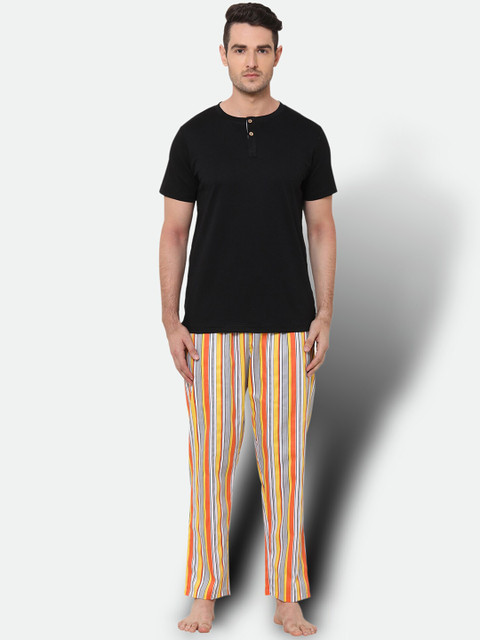 

CASA DE NEE Men Black & Orange Printed Night suit