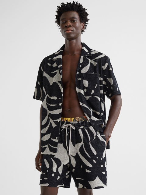 

H&M Black Regular Fit Terry Shorts