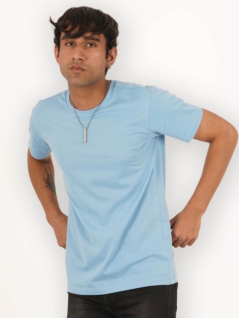

Melangebox Men Blue Colourblocked Mandarin Collar T-shirt