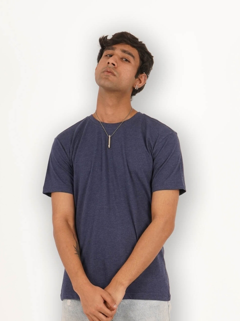 

Melangebox Men Blue Henley Neck T-shirt