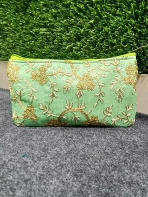 

CRAYTON Women Green Clutches