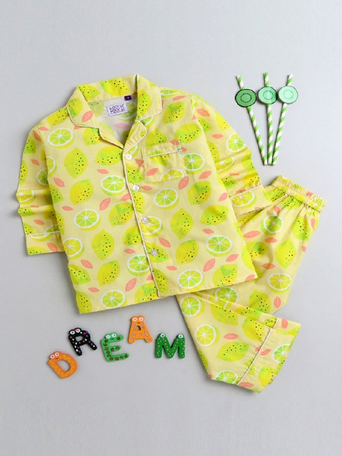 

KOOCHI POOCHI Unisex Kids Yellow & Green Printed Night suit