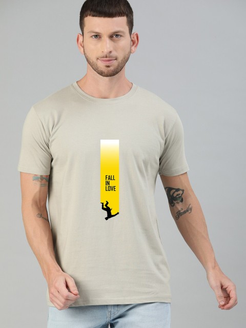 

UNSULLY Men Grey Typography Printed Applique T-shirt