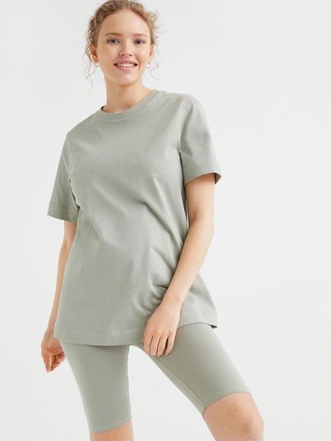 

H&M Women Green Solid MAMA Cotton T-Shirt and Cycling Shorts