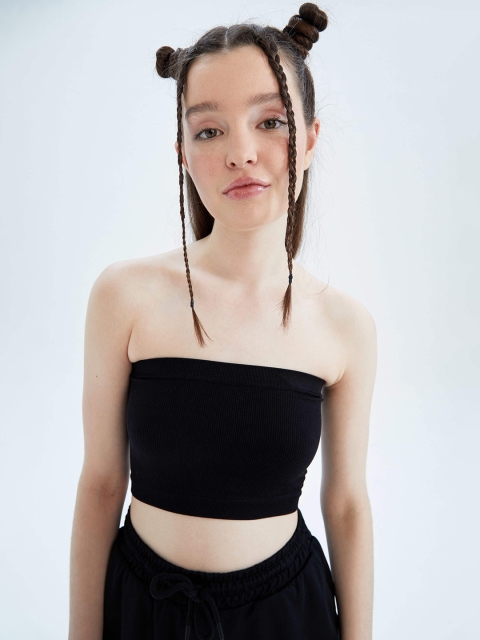 

DeFacto Black Solid Off-Shoulder Tube Crop Top