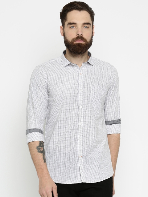 

Mast & Harbour Men White & Black Regular Fit Checked Casual Shirt