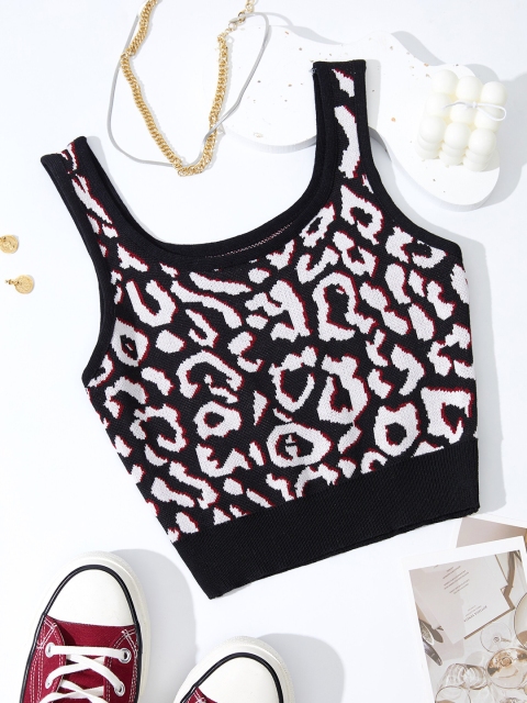 

URBANIC Black & french middle red purple Print Top