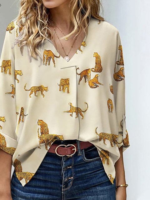 

URBANIC Yellow & white swan Print Top