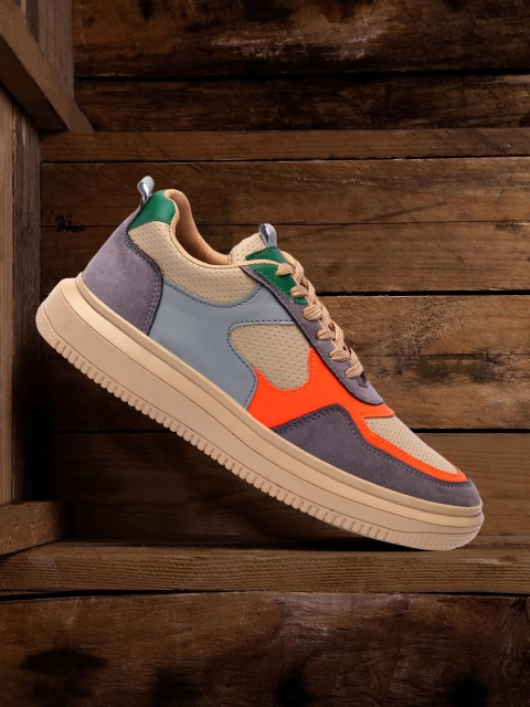 

Vardhra Men Multicoloured Colourblocked Sneakers, Multi