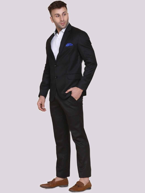 

TAHVO Men Black Solid 2 Piece Suit