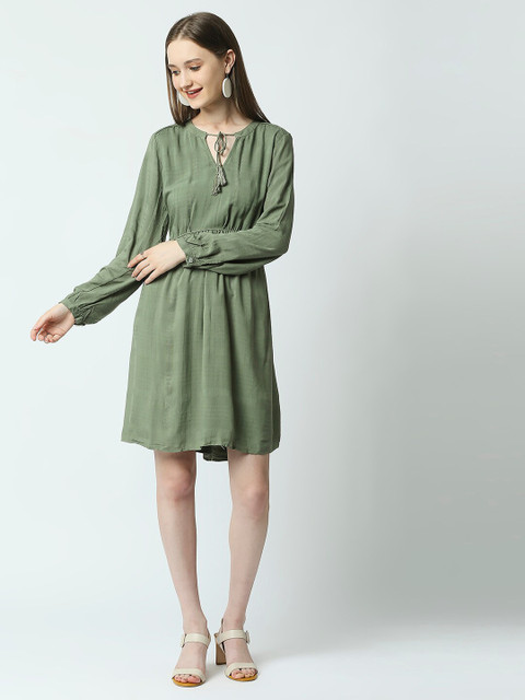 

LYKKEIN Green Tie-Up Neck Dress