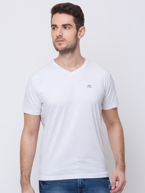 

Status Quo Men White V-Neck Raw Edge T-shirt