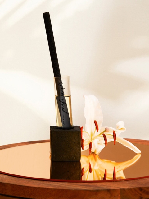 

PERFUMISH Oil Reed Diffuser Set - Citrus Sunshine, Black