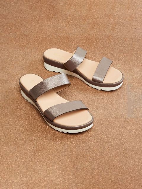 

max Women Grey & Beige PU Comfort Sandals
