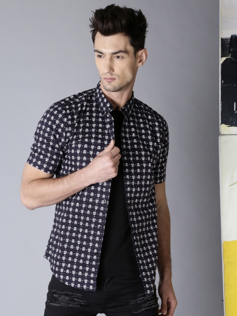 

Kook N Keech Star Wars Men Black & White Regular Fit Printed Casual Shirt