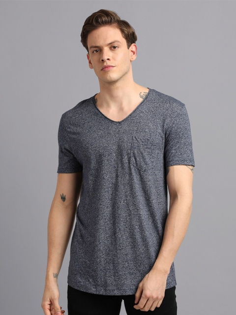 

UrGear Men Grey V-Neck T-shirt