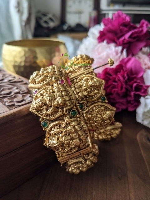 

Vriksham Copper Plated Stone Studded Bangle