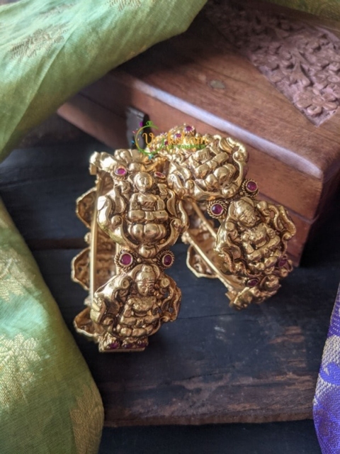 

Vriksham Set Of 2 Copper-Plated Stone-Studded Bangles